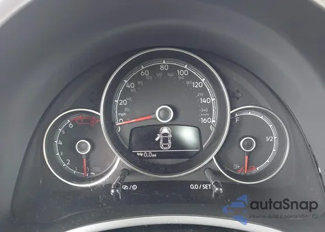 2018 Volkswagen Beetle 2.0T Se из США, поврежденный, VIN 3VWJD7AT2JM702343